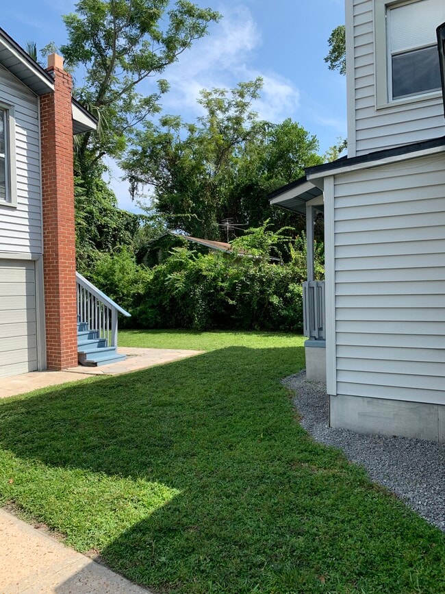 Photo - 2243 Gilmore St