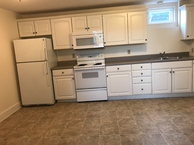 Building Photo - 624 1/2 S Main St