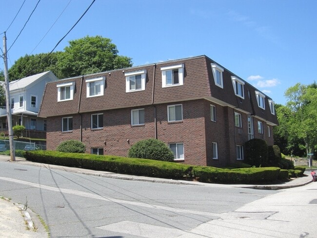 Building Photo - 725 Broad St Unit 8