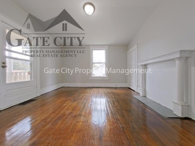 Photo - 1006 Holton Pl