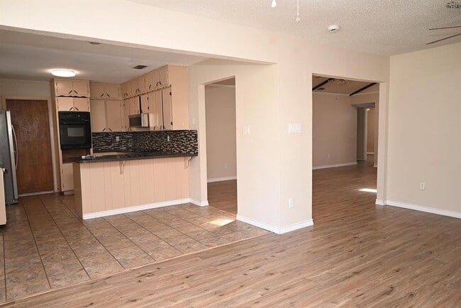 Photo - 4 bed 2 bath near SAFB.