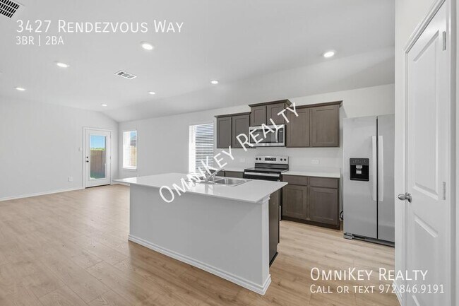Photo - 3427 Rendezvous Way