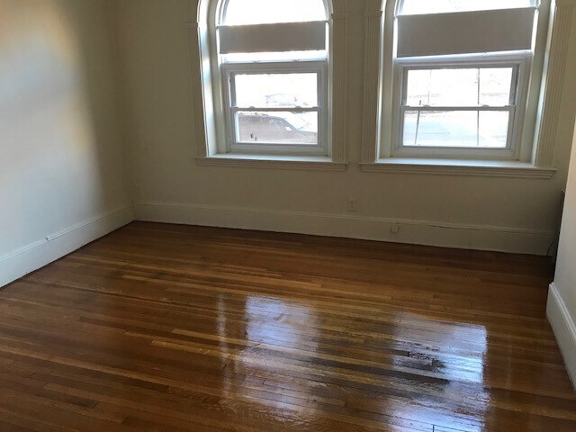 Photo - 1821 Beacon St Apartments
