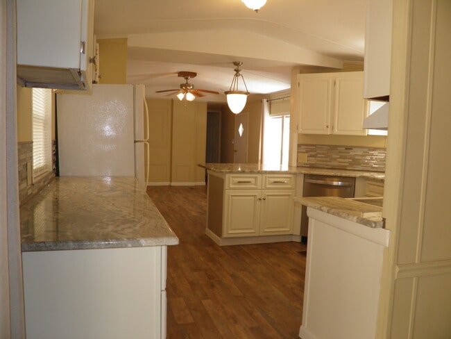 Photo - 810 Gibson Rd
