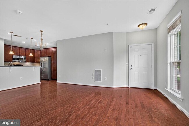 Photo - 43845 Centergate Dr