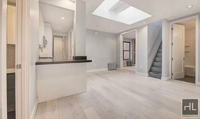 Building Photo - Stanton Street