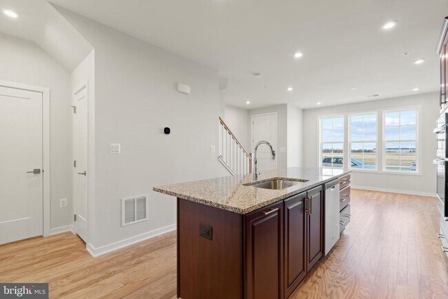 Photo - 22395 Claude Moore Dr