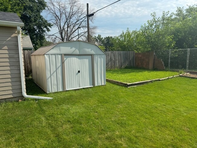 Photo - Huge Urbandale Home with Fenced In Back Yard!