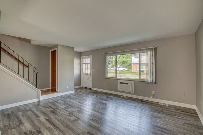 Photo - 1389 W Galbraith Rd