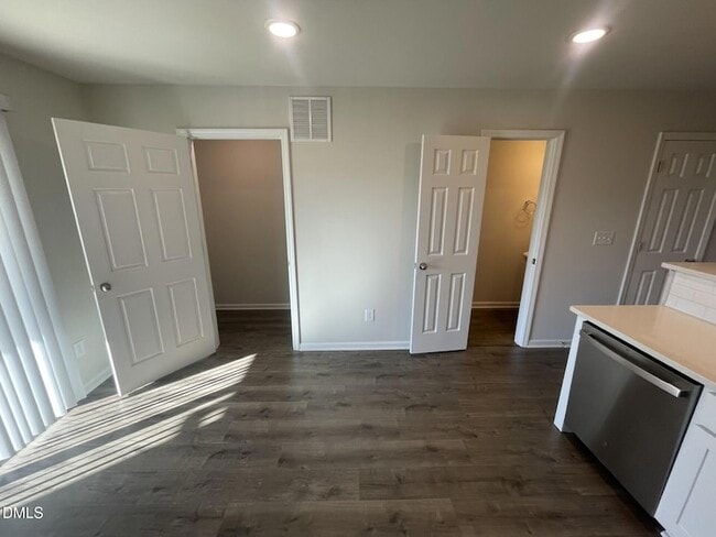 Photo - 1007 Peony Ln