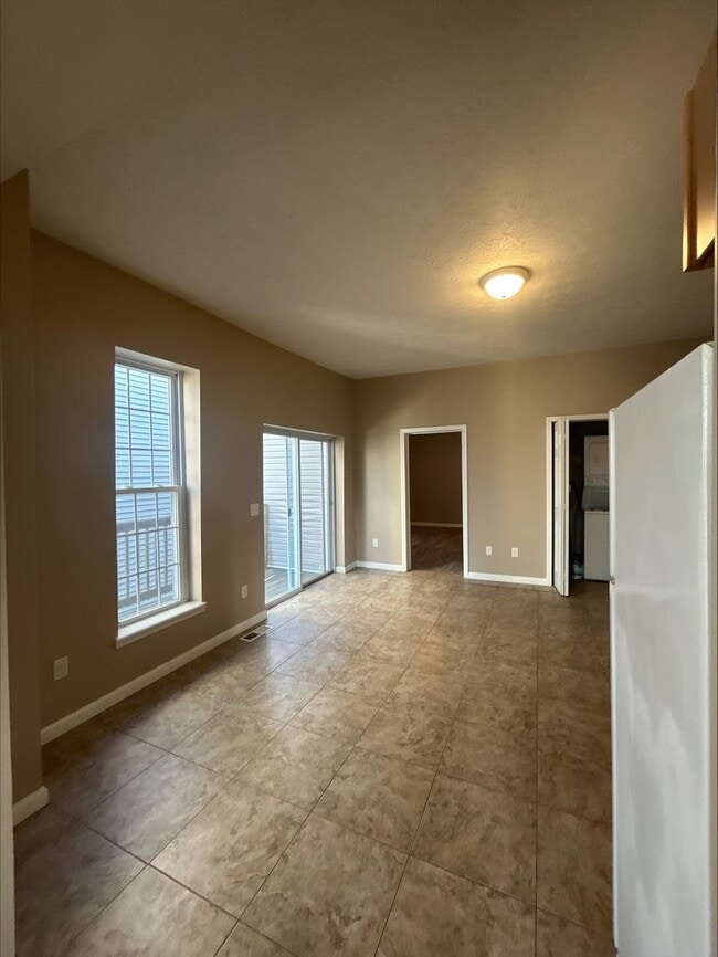 Photo - Large 3 Bedroom Townhome Available For Short-Term Lease! Brand New Flooring and Paint!