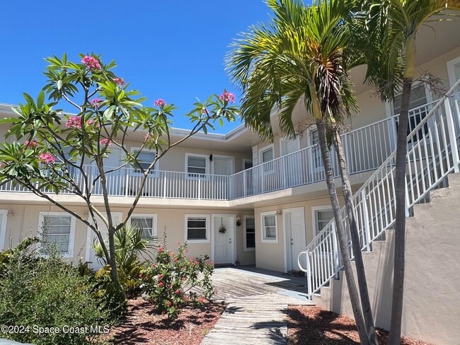 Building Photo - 1328 S Patrick Dr Unit 11