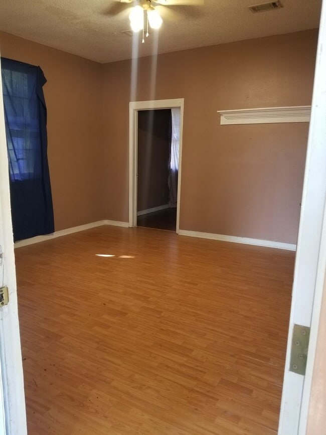 Photo - 398 N Spring St