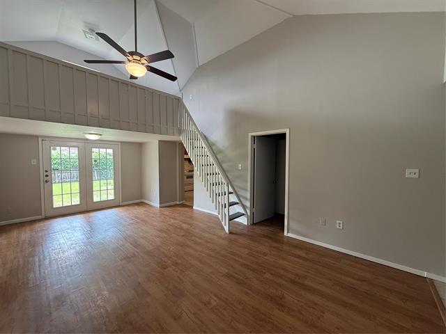 Photo - 609 Trout St