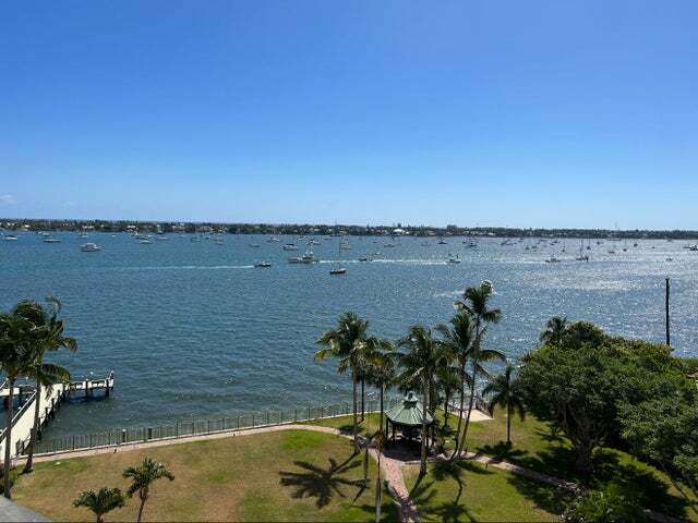 Photo - 5200 N Flagler Dr