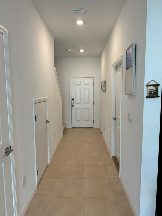 Photo - 2350 Paravane Wy