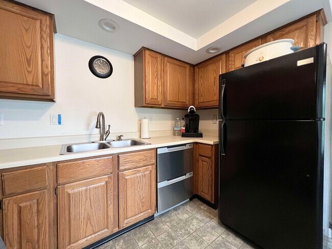 Photo - 1011 Laconia Rd Unit 4