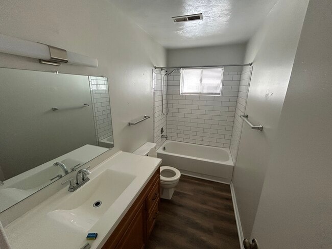 Photo - 426 Walnut Ave SE Unit D