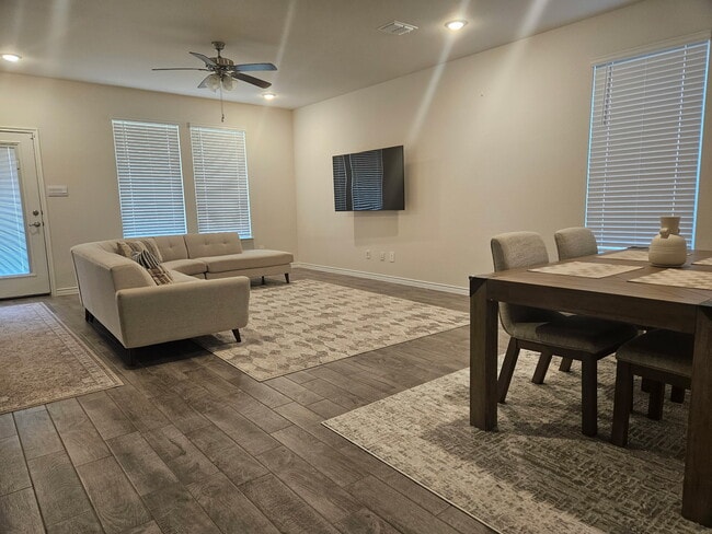 Photo - 8125 Danny Scarth Ln