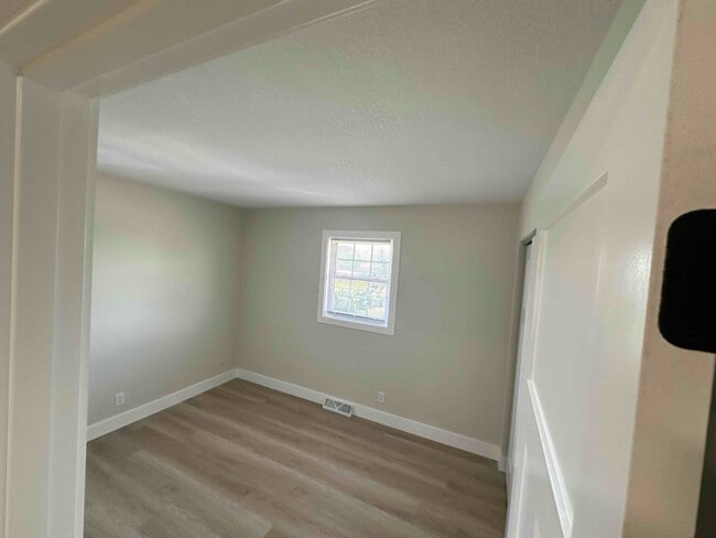 Photo - 407 W 65th St