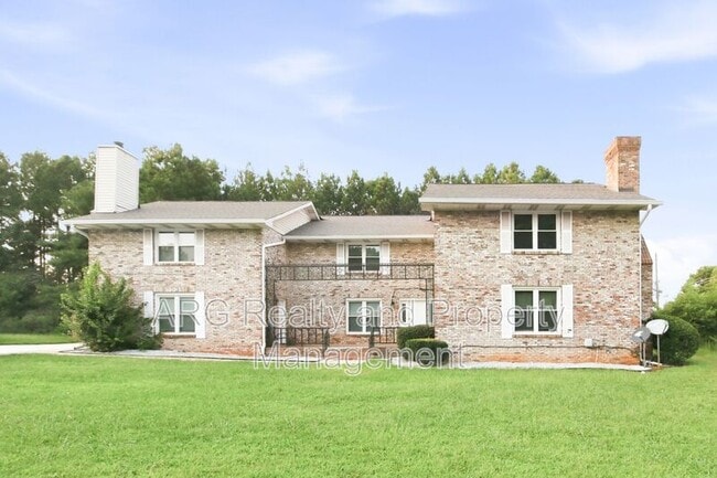 Building Photo - 2142 Fairway Ct SE