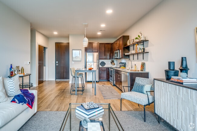 1 BR, 1 BA - 780SF
