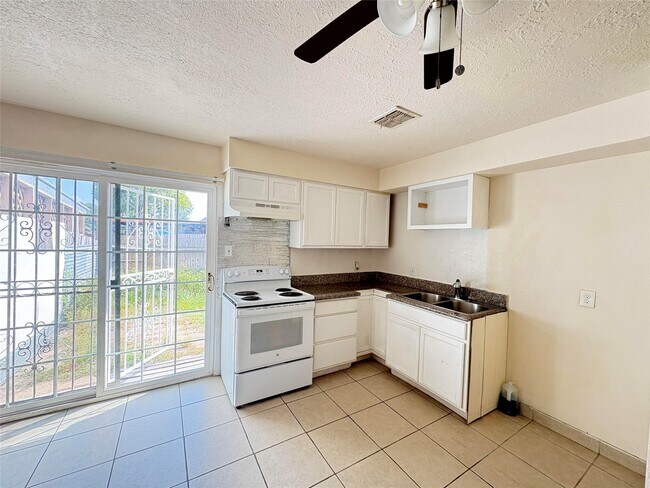 Photo - 7225 Cook Rd