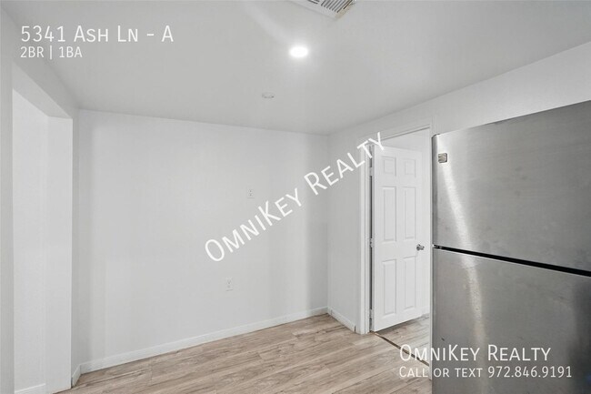 Photo - 5341 Ash Ln Unidad A
