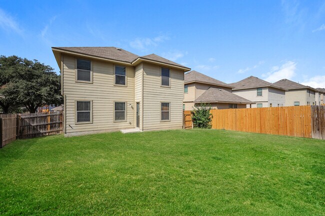 Photo - 2702 Majestic Dr