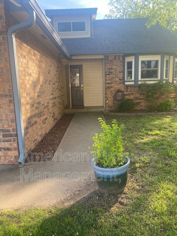 Photo - 4729 S Ironwood Ave