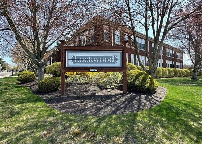 Photo - 3524 W Shore Rd Apartment Unit 112