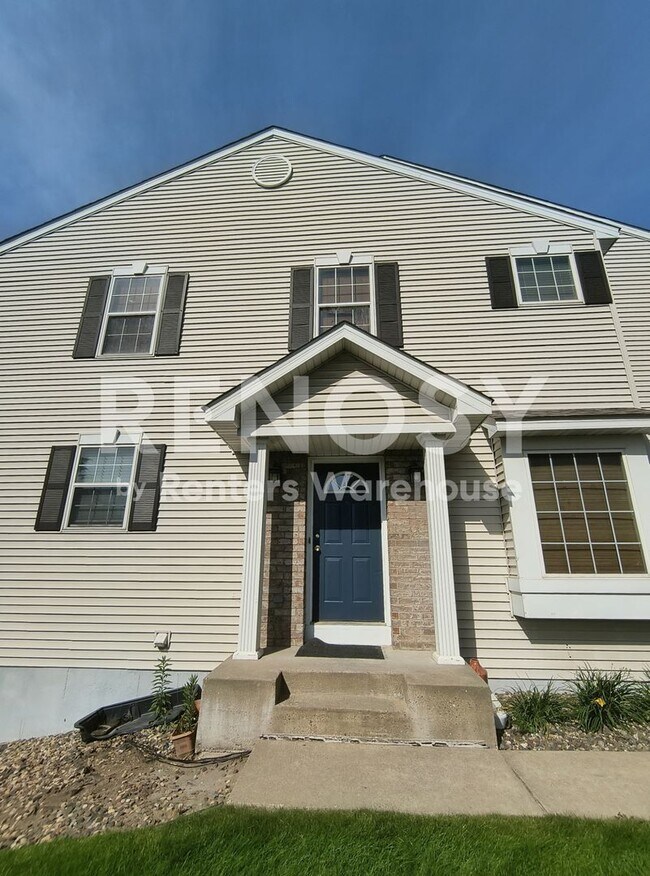 Building Photo - 15284 Florist Cir