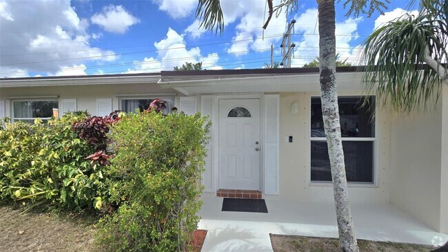 Building Photo - 7781 SW 1st St Rental