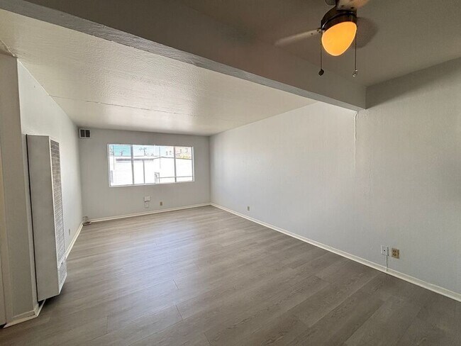 Building Photo - 256 Euclid Ave Unit 07