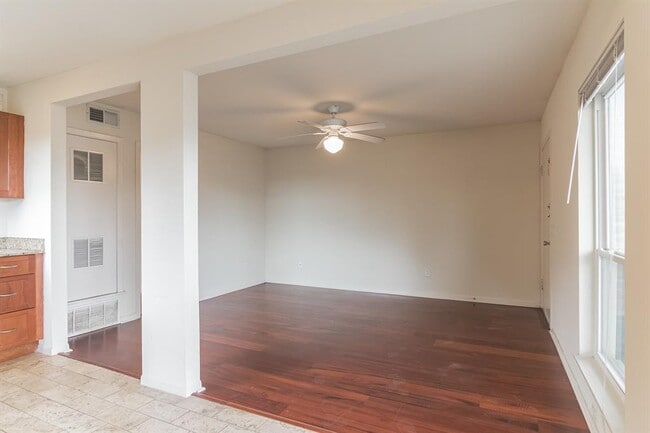 Photo - 2703 Swisher St Unit 205A