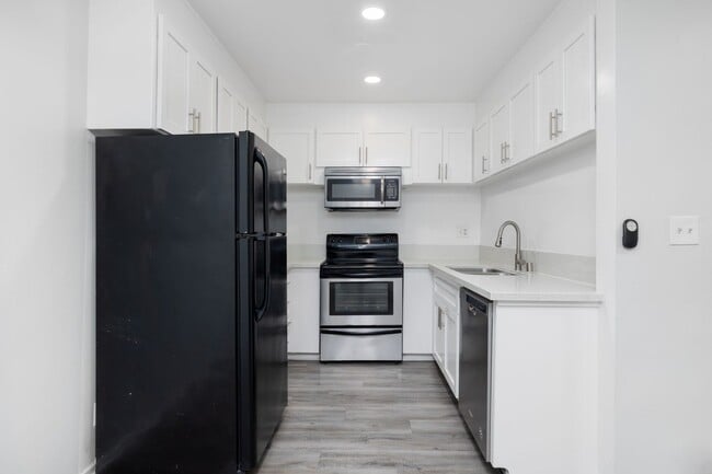 Photo - 7244 Hillside Ave