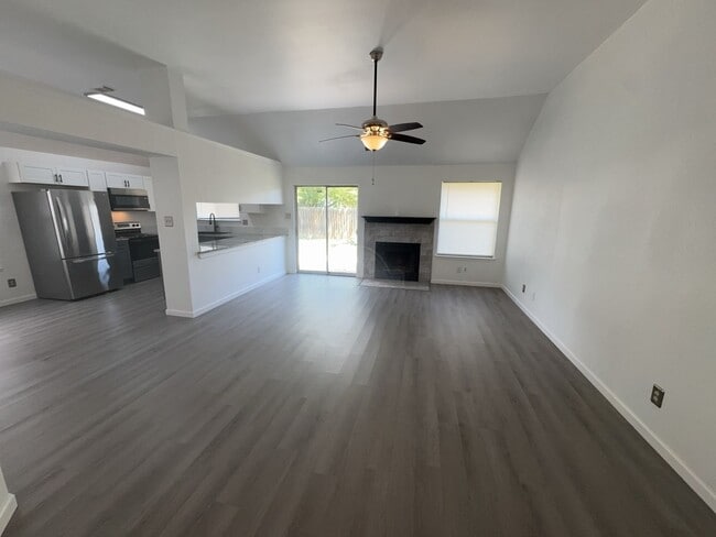 2503 Armadillo Dr