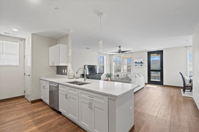 Photo - 12040 Forrest St