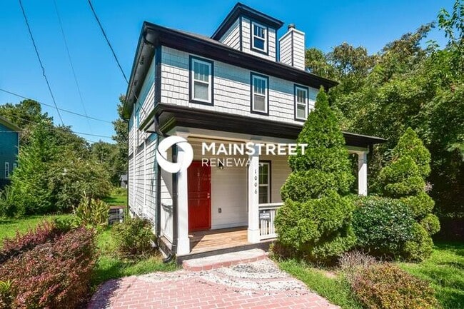 3 Bedroom Pet-Friendly Home in Atlanta, GA with Main Street Renewal