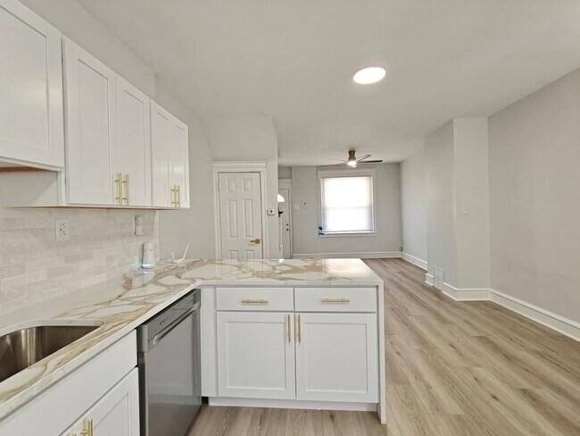Photo - 3032 N Stillman St