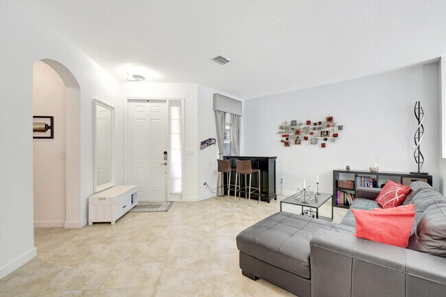 Photo - 4598 Capital Dr