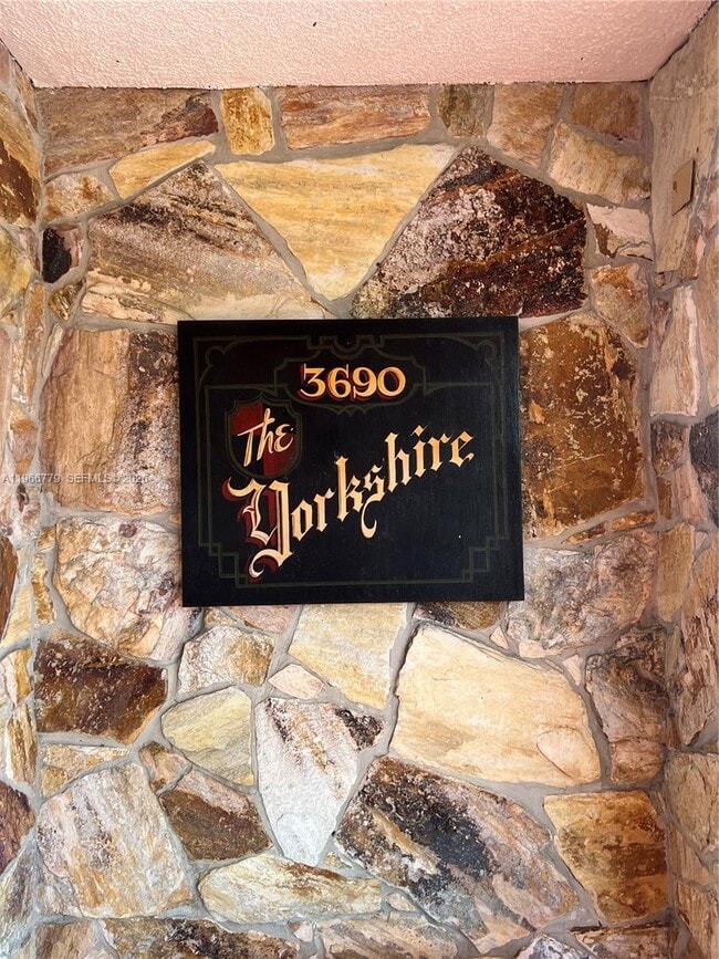 Photo - 3690 Inverrary Dr Unit 1K