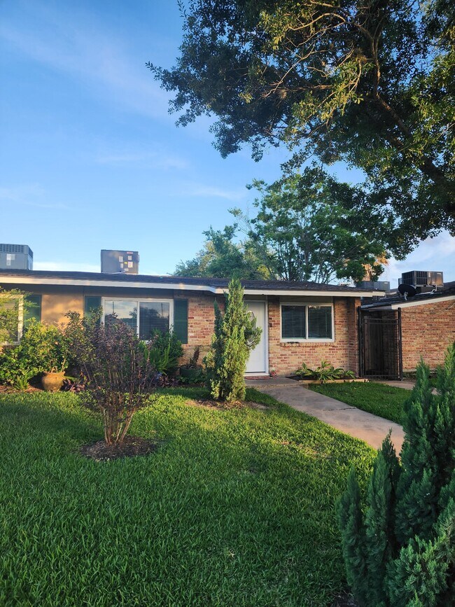 Photo - 1106 Seafoam Rd