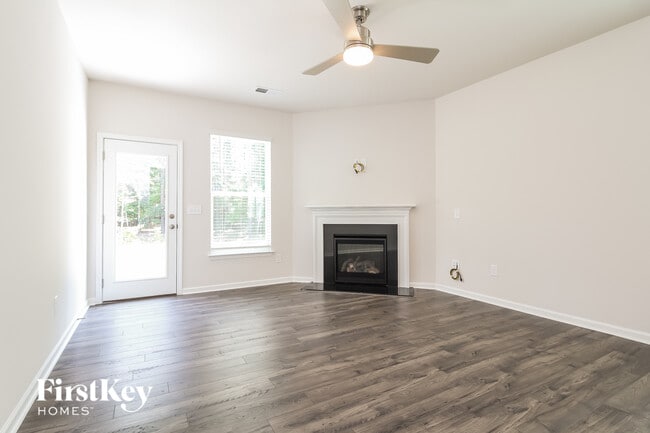 Photo - 406 Ashborne Ln