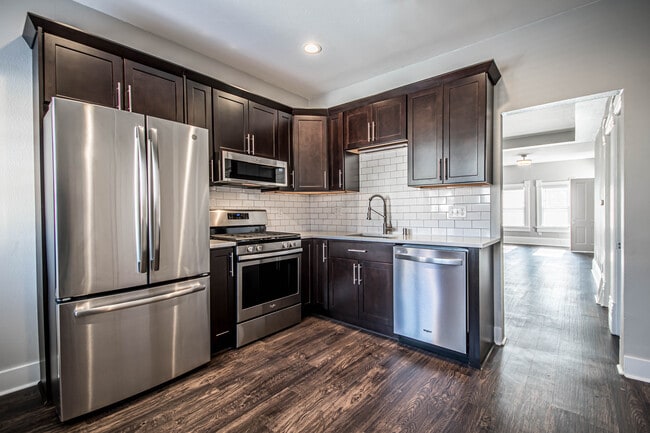 Photo - 1014 E Pearson St