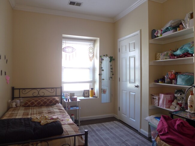 Building Photo - 721 Shawmut Ave Unit 2L Rental