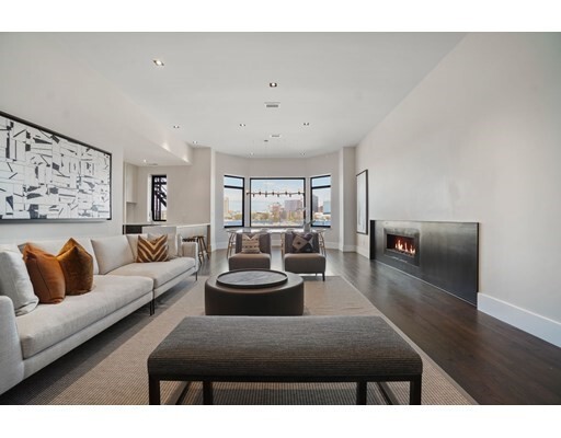 Building Photo - 316 Beacon St Unit 2