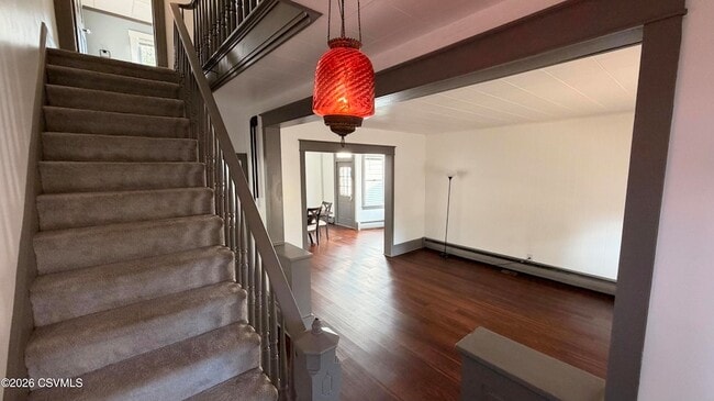 Photo - 437 E Main St