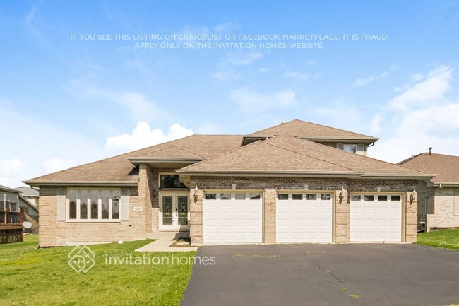 Building Photo - 1021 Amlin Terrace