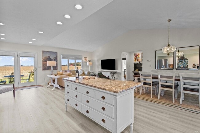 Photo - 2083 W 425 N